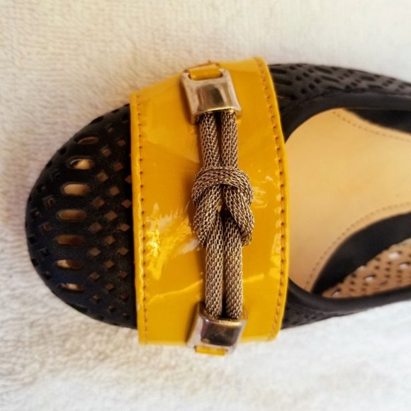 Ulas Fine Shoes All Leather Perforated Flats - Picture 5 of 9